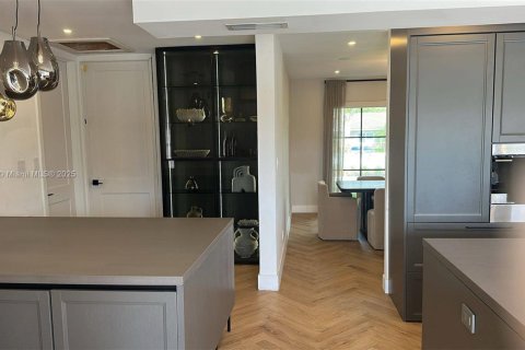 Villa ou maison à louer à Fort Lauderdale, Floride: 5 chambres, 406.73 m2 № 1728214 - photo 9