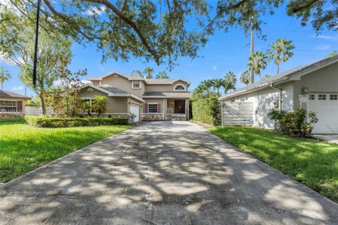 Дом в Майами, Флорида 3 спальни, 175.4м2 № 2036639