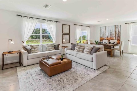 Casa en venta en Zephyrhills, Florida, 4 dormitorios, 214.14 m2 № 1687953 - foto 3
