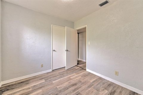 Casa en alquiler en Tampa, Florida, 4 dormitorios, 162.49 m2 № 1791377 - foto 28