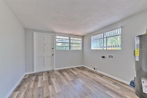 Casa en alquiler en Tampa, Florida, 4 dormitorios, 162.49 m2 № 1791377 - foto 18