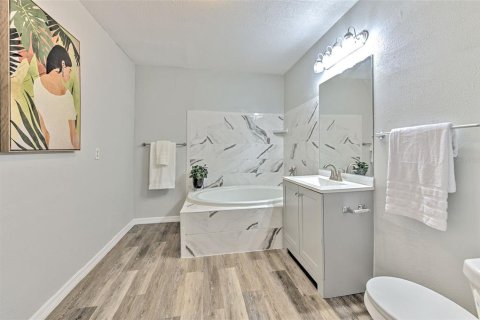 Casa en alquiler en Tampa, Florida, 4 dormitorios, 162.49 m2 № 1791377 - foto 25