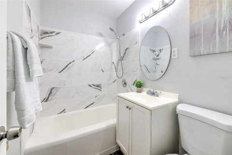 Casa en alquiler en Tampa, Florida, 4 dormitorios, 162.49 m2 № 1791377 - foto 29