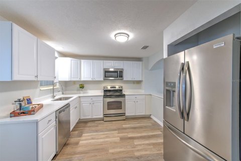Casa en alquiler en Tampa, Florida, 4 dormitorios, 162.49 m2 № 1791377 - foto 15