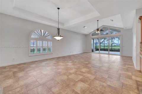 House in Port St. Lucie, Florida 3 bedrooms, 193.79 sq.m. № 1752603 - photo 15