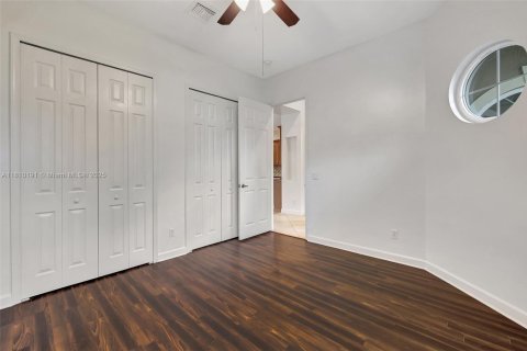 House in Port St. Lucie, Florida 3 bedrooms, 193.79 sq.m. № 1752603 - photo 14