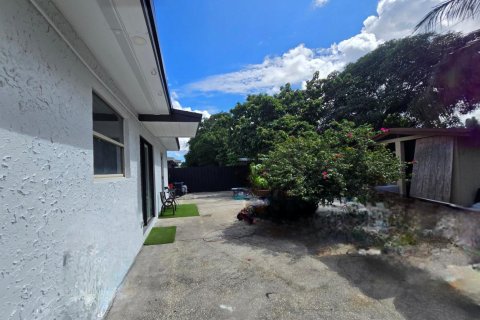 Villa ou maison à vendre à Margate, Floride: 4 chambres, 142.51 m2 № 2146915 - photo 4