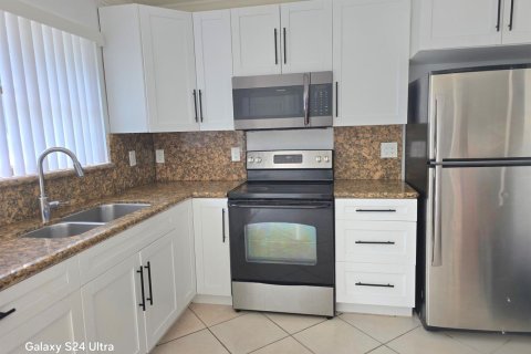 Villa ou maison à vendre à Margate, Floride: 4 chambres, 142.51 m2 № 2146915 - photo 6