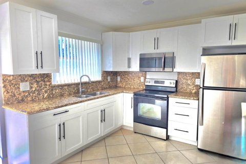 Villa ou maison à vendre à Margate, Floride: 4 chambres, 142.51 m2 № 2146915 - photo 7