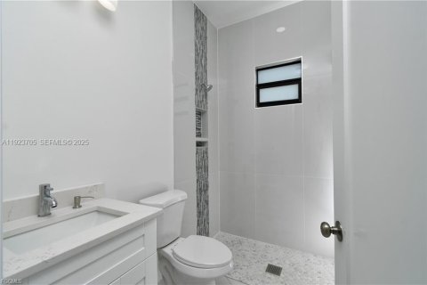 Casa en venta en Lehigh Acres, Florida, 4 dormitorios № 1982101 - foto 16