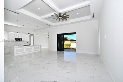 Casa en venta en Lehigh Acres, Florida, 4 dormitorios № 1982101 - foto 7