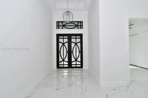 Casa en venta en Lehigh Acres, Florida, 4 dormitorios № 1982101 - foto 4