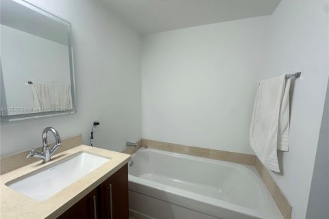 Condominio en venta en Miami, Florida, 2 dormitorios, 102.75 m2 № 1854948 - foto 7