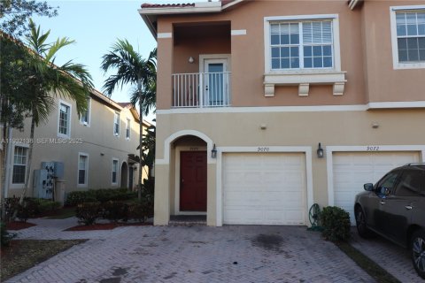 Adosado en Tamarac, Florida 2 dormitorios, 96.25 m2 № 2035545