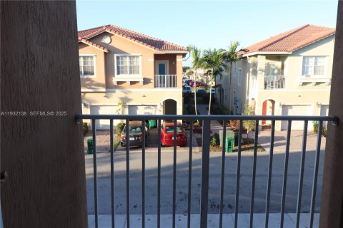 Adosado en alquiler en Tamarac, Florida, 2 dormitorios, 96.25 m2 № 2035545 - foto 8