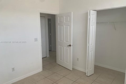 Adosado en alquiler en Tamarac, Florida, 2 dormitorios, 96.25 m2 № 2035545 - foto 15