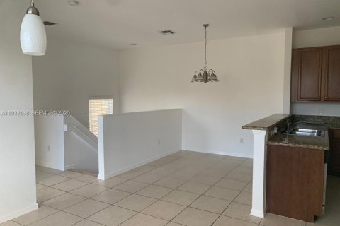 Adosado en alquiler en Tamarac, Florida, 2 dormitorios, 96.25 m2 № 2035545 - foto 9