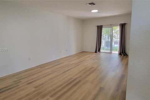 Copropriété à vendre à Doral, Floride: 3 chambres, 127.28 m2 № 2060391 - photo 4