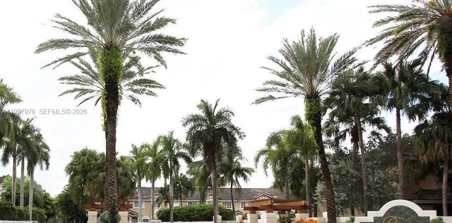 Condo à Doral, Floride, 3 chambres  № 2060391
