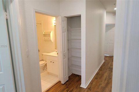 Copropriété à vendre à Doral, Floride: 3 chambres, 127.28 m2 № 2060391 - photo 19