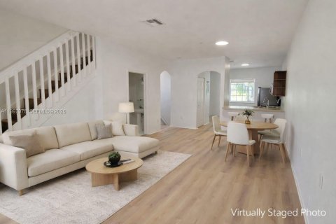 Copropriété à vendre à Doral, Floride: 3 chambres, 127.28 m2 № 2060391 - photo 5
