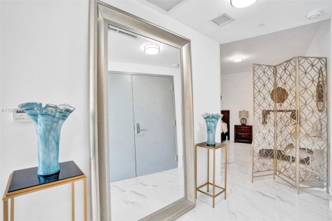 Condominio en alquiler en Miami, Florida, 3 dormitorios, 173.26 m2 № 1995682 - foto 7