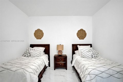 Condominio en alquiler en Miami, Florida, 3 dormitorios, 173.26 m2 № 1995682 - foto 8