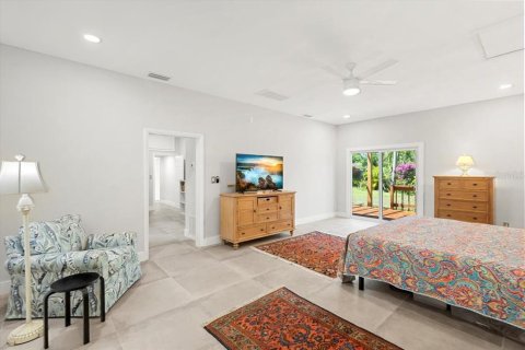 House in Saint Petersburg, Florida 4 bedrooms, 267.84 sq.m. № 1669971 - photo 29