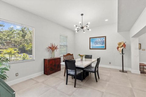 House in Saint Petersburg, Florida 4 bedrooms, 267.84 sq.m. № 1669971 - photo 12