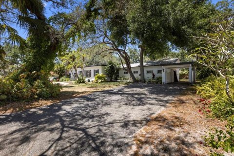 House in Saint Petersburg, Florida 4 bedrooms, 267.84 sq.m. № 1669971 - photo 4