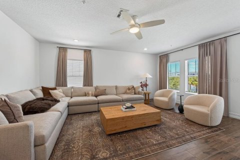 Touwnhouse à vendre à Tampa, Floride: 4 chambres, 234.49 m2 № 2376885 - photo 8