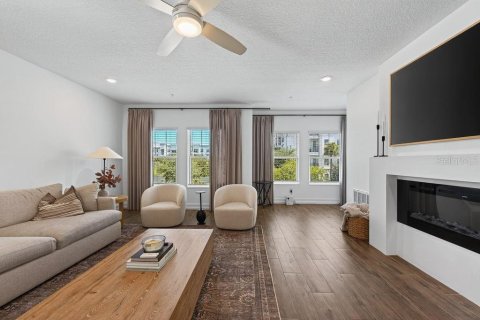 Touwnhouse à vendre à Tampa, Floride: 4 chambres, 234.49 m2 № 2376885 - photo 9