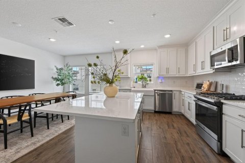 Touwnhouse à vendre à Tampa, Floride: 4 chambres, 234.49 m2 № 2376885 - photo 23