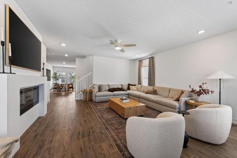Touwnhouse à vendre à Tampa, Floride: 4 chambres, 234.49 m2 № 2376885 - photo 11