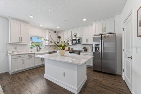 Touwnhouse à vendre à Tampa, Floride: 4 chambres, 234.49 m2 № 2376885 - photo 16