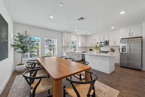 Touwnhouse à vendre à Tampa, Floride: 4 chambres, 234.49 m2 № 2376885 - photo 14