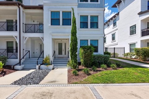 Touwnhouse à vendre à Tampa, Floride: 4 chambres, 234.49 m2 № 2376885 - photo 3