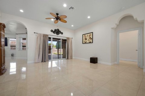 Casa en alquiler en Port St. Lucie, Florida, 4 dormitorios, 234.58 m2 № 2087230 - foto 11