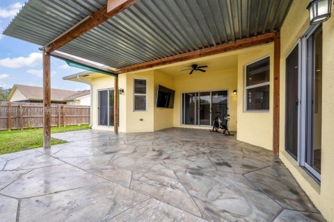 Casa en alquiler en Port St. Lucie, Florida, 4 dormitorios, 234.58 m2 № 2087230 - foto 14