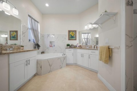 Casa en alquiler en Port St. Lucie, Florida, 4 dormitorios, 234.58 m2 № 2087230 - foto 7