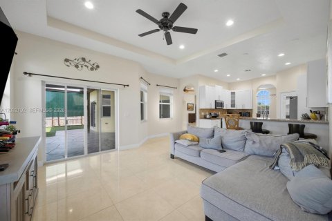 Casa en alquiler en Port St. Lucie, Florida, 4 dormitorios, 234.58 m2 № 2087230 - foto 4