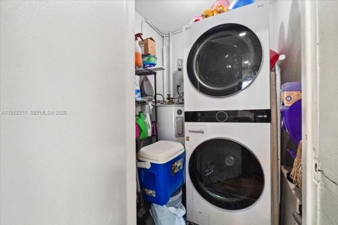 House in Tamarac, Florida 2 bedrooms, 96.99 sq.m. № 2006649 - photo 27