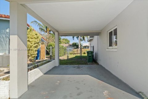 House in Tamarac, Florida 2 bedrooms, 96.99 sq.m. № 2006649 - photo 28