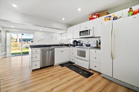 House in Tamarac, Florida 2 bedrooms, 96.99 sq.m. № 2006649 - photo 17