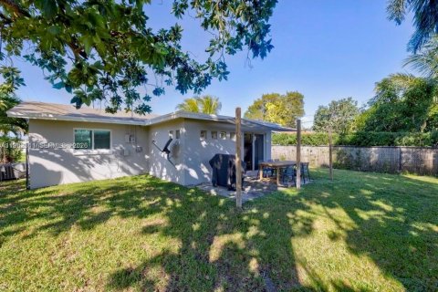 Villa ou maison à vendre à Tamarac, Floride: 2 chambres, 96.99 m2 № 2006649 - photo 3