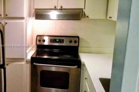 Condo in Miami Beach, Florida, 1 bedroom  № 1865185 - photo 11