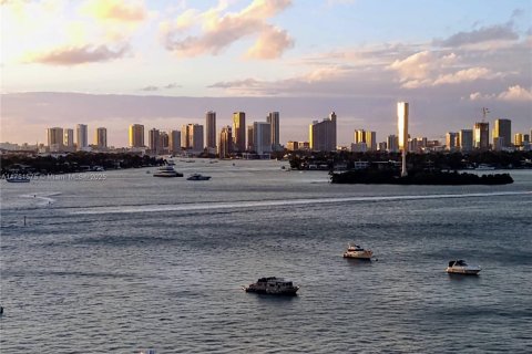 Condo in Miami Beach, Florida, 1 bedroom  № 1865185 - photo 5