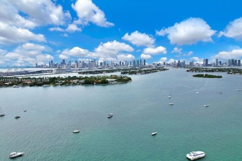 Condo in Miami Beach, Florida, 1 bedroom  № 1865185 - photo 17