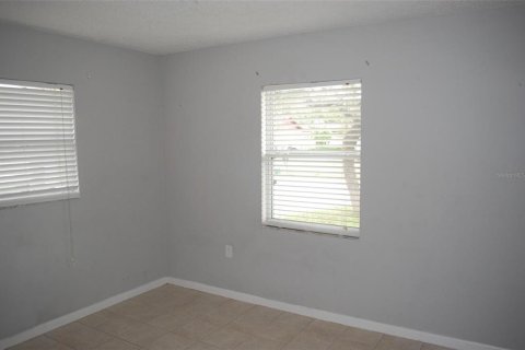 House in Apopka, Florida 3 bedrooms, 119.29 sq.m. № 2148604 - photo 8