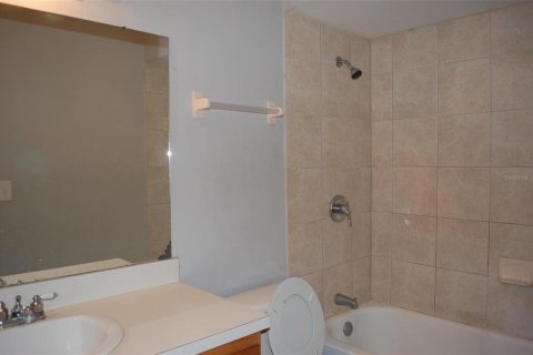 House in Apopka, Florida 3 bedrooms, 119.29 sq.m. № 2148604 - photo 12